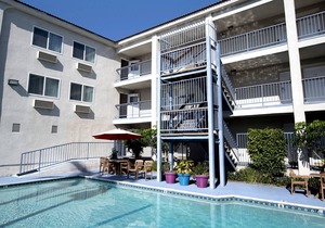 Brookhurst Plaza Inn