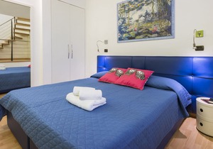 Brunelleschi Apt next to the Duomo, A / C, washing machine. Central location