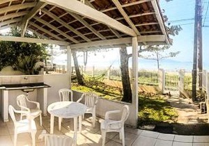 Bruno Klemtz Casa frente Mar Pé na areia Lindo pátio com gramado privativo Ar Split WIFi - 6 x sem juros