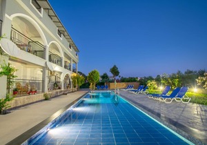 Brunswick new apartments and swimming pool.