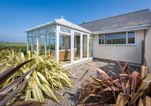 Bryn - Two Bedroom House, Sleeps 4