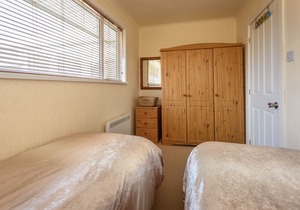 Bryn - Two Bedroom House, Sleeps 4