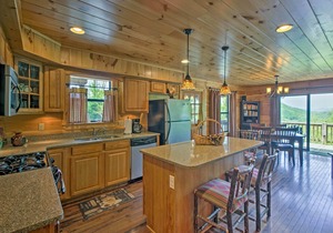 Bryson City Cabin w/ Private Spa & Mountain Views!