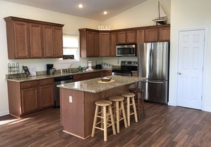 Built in 2007 - 4 BR/3 BA Lakeview in Grand Rivers - The Only City on Both Lakes