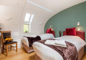 Bumble Barn - Three Bedroom House, Sleeps 6