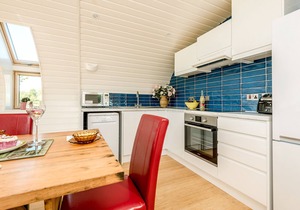 Bumble Barn - Three Bedroom House, Sleeps 6