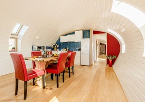 Bumble Barn - Three Bedroom House, Sleeps 6