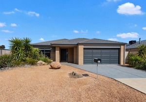 Bundalong on Clarke St