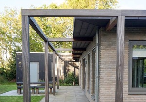 Bungalow in a unique place where nature and design are intertwined, with a large garden.