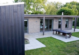 Bungalow in a unique place where nature and design are intertwined, with a large garden.