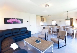 Bungalow with 4 bedrooms and a terrace