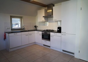 Bungalow with 4 bedrooms and a terrace