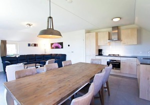 Bungalow with 4 bedrooms and a terrace