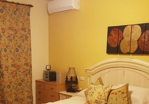 Bungalow With Private Pool & Garden, Sea Views & parking, internet some air con
