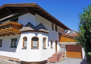 Buntweg by Interhome