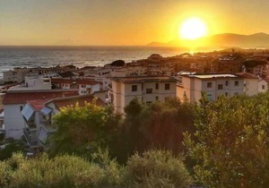Buontempo house with sea view terrace on Circeo