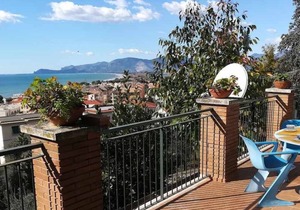 Buontempo house with sea view terrace on Circeo