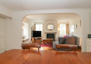 BURWELL COTTAGE, pet friendly, with a garden in Puncknowle