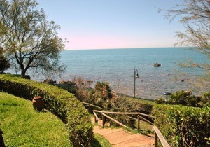 C.I.R. N. 049017LTN0578 - In vacation residence on the sea, with swimming pool, apartment on 2 leve