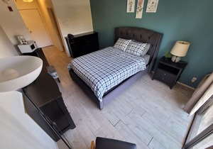 (C04/C06) Beverly Hills Hotel Style 2 Bedroom Suite