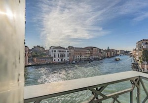Ca' Degli Specchi Grand Canal