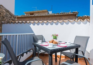 CA NA SERRIETA - Cosy townhouse with great chill-out terrace. Free WiFi
