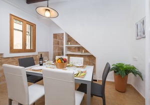 CA NA SERRIETA - Cosy townhouse with great chill-out terrace. Free WiFi