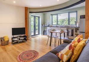 Caban Silo - One Bedroom House, Sleeps 2