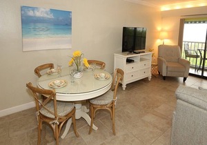 Cabana Beach Club #2: 2 BR / 2 BA Resort on Longboat Key by RVA, Sleeps 6