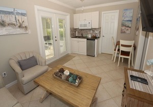 Cabana Beach Club #5B: Suite/1 BA Resort on Longboat Key by RVA, Sleeps 4