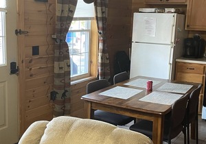 Cabin 1 Roody's Black Bear Cabins- Trail access from camp