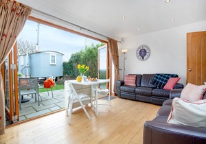 Cabin ∙ 2 bedrooms ∙ 4 guests