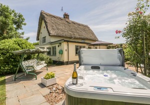 Cabin ∙ 2 bedrooms ∙ 4 guests