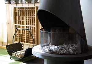 Cabin in meditative oakwood (Neshagen 3)
