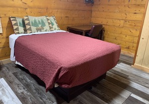 Cabin with 2 Double Beds Sleeps 4