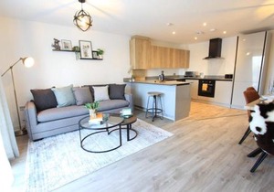 Cabot Mews Apartment 6