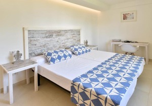 Cala Serena Villa Sleeps 8 Pool Air Con WiFi