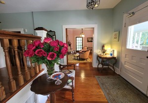 Camellia Rose Inn- Luxury King Room Briar Rose