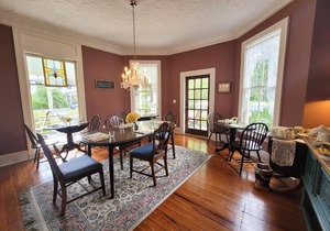 Camellia Rose Inn- Luxury King Room Anticipation