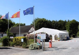 Campsite Le Clos de Balleroy * - Mobil Home Lodge 100 Comfort plus 3 bedrooms - 2 sdd - 40 m2 + semi covered terrace 6 people