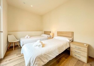 Can Cintet 1- Apartamento en la plaza de Besalú