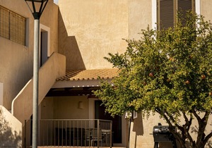 CAN NOVES-Villa with terrace and BBQ in a central and quiet area
