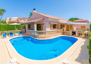 Can Fama - Three Bedroom Villa, Sleeps 6
