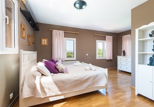 CAN MARÇAL - Beautiful chalet with private pool and tennis court in residential area. Free WiFi