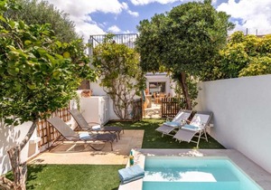 Can Miquel Beautiful family house with pool next to the beach