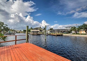 Canalfront Hudson Home w/Private Dock & Yard!