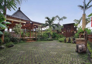 Candy Villa by Pramana Villas