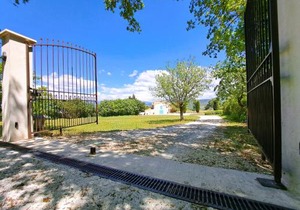 Cante Grillet - 295 Chemin des Contards - 84480 Lacoste