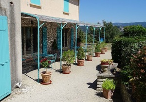 Cante Grillet en provence au pied du Luberon LACOSTE (84480) Chambre NAIS