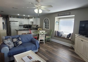Cape Escape I End Unit only 150 Steps to beach, near pools, many extras
